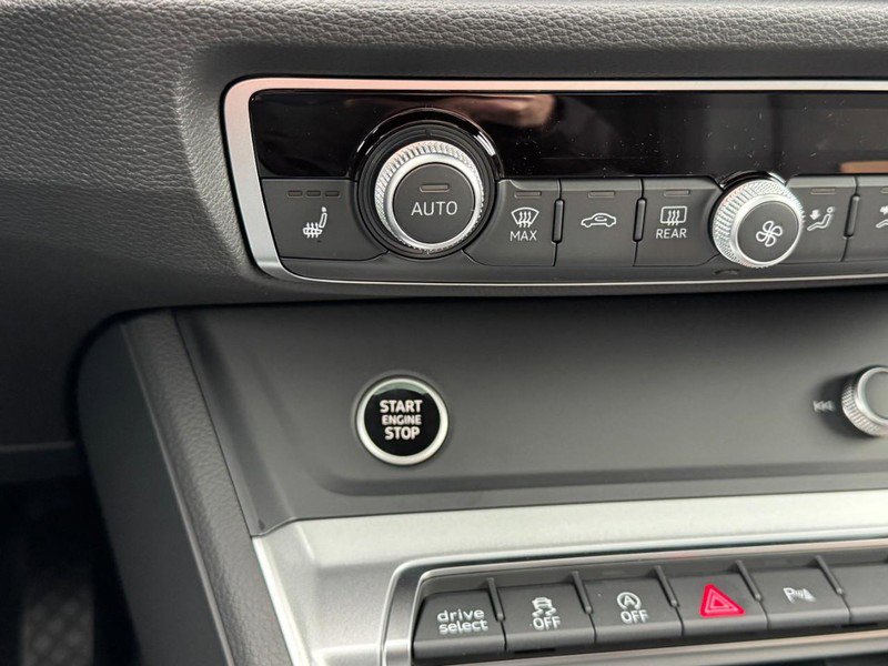 New 2025 Audi Q3 2.0T Premium image 14