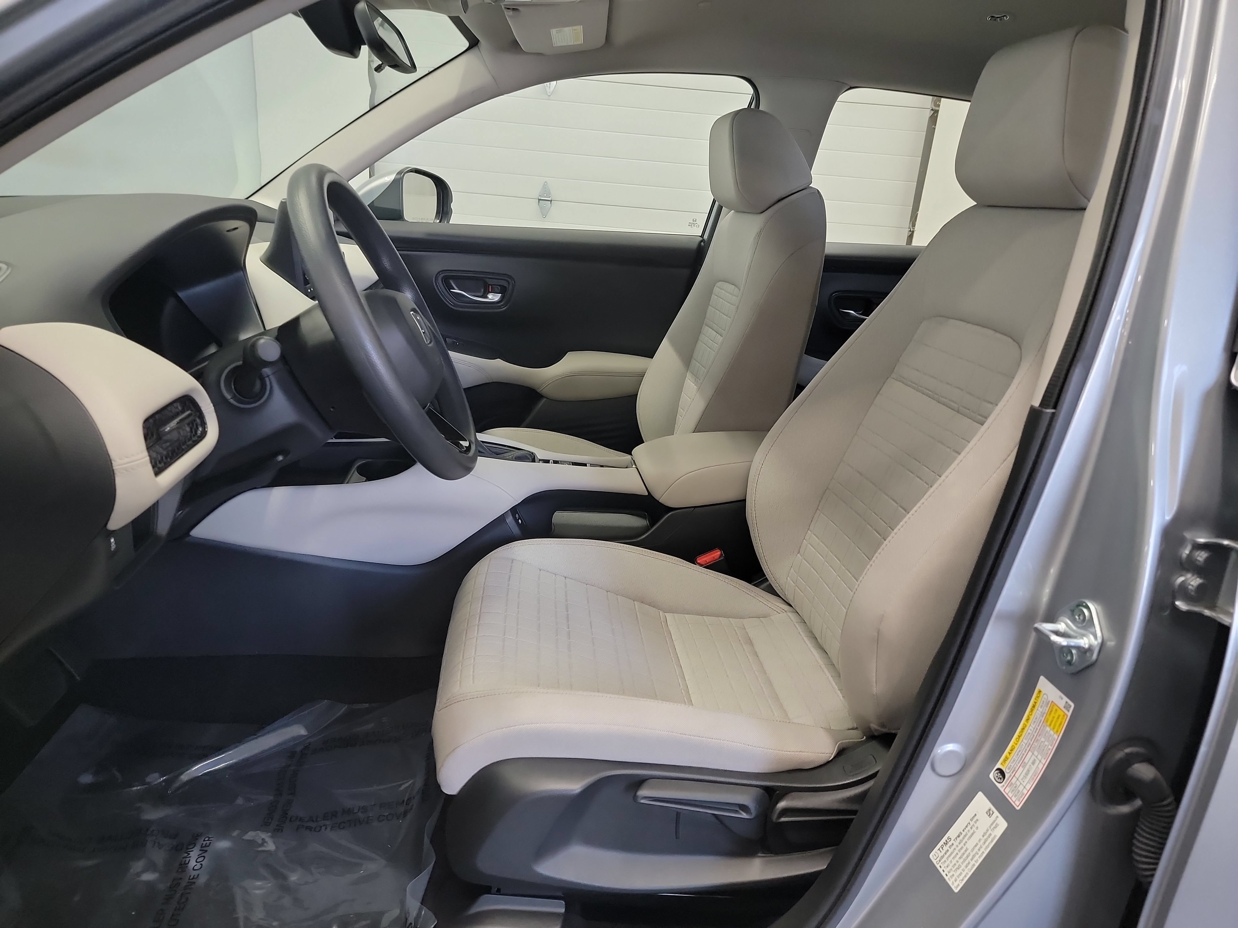 Used 2024 Honda HR-V LX image 12