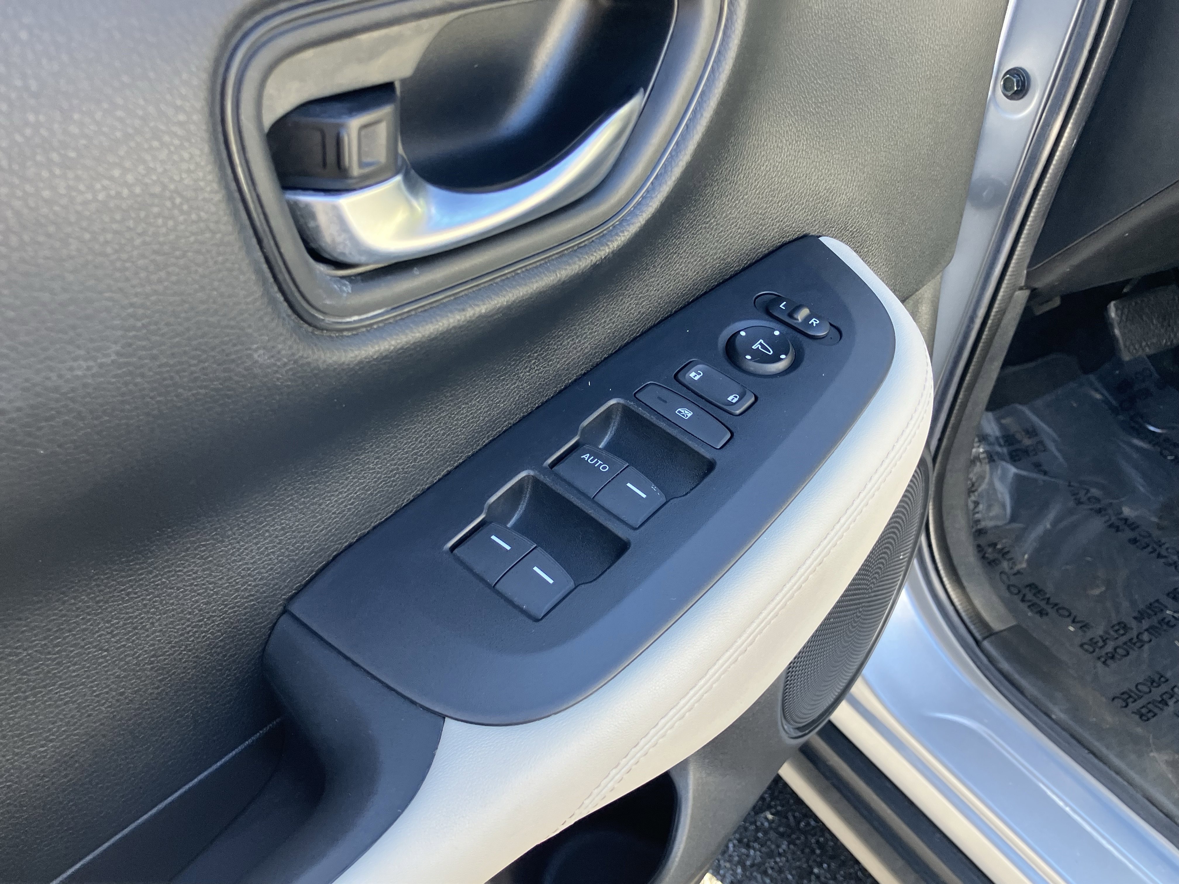 Used 2024 Honda HR-V LX image 15