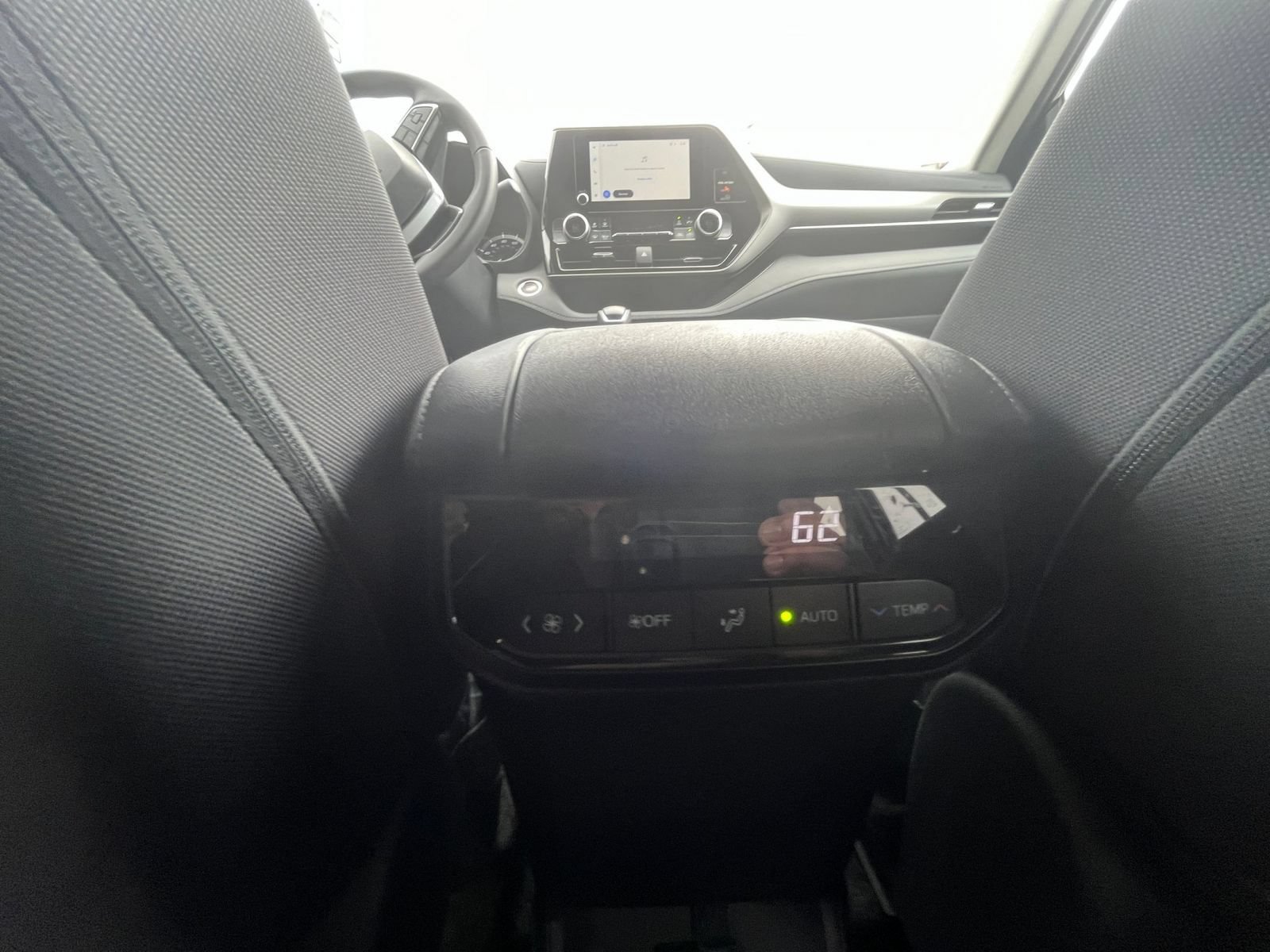 Used 2025 Toyota Highlander LE FWD image 24