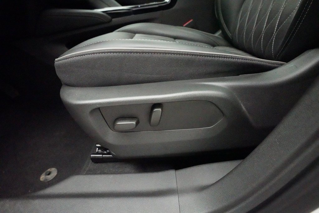 Used 2023 Buick Envision Avenir image 29