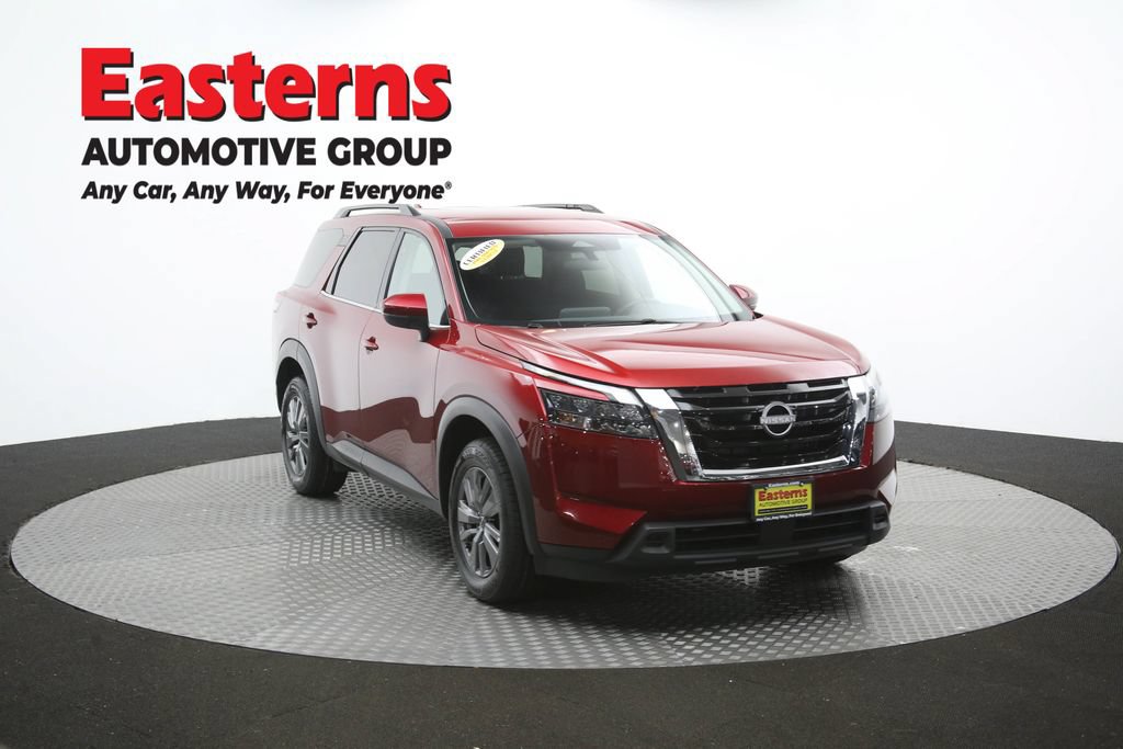 Used 2025 Nissan Pathfinder SV FWD image 50