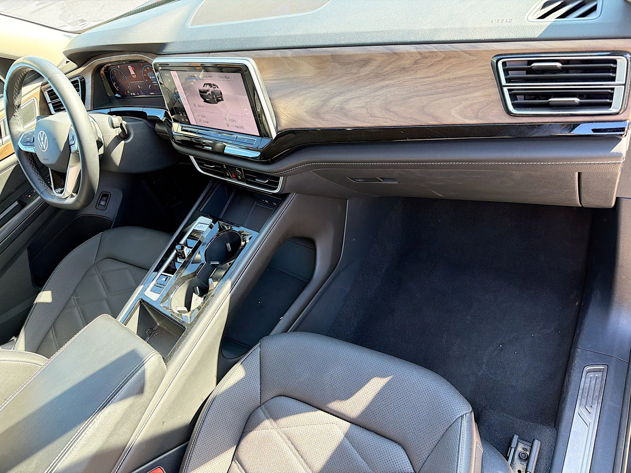 Used 2024 Volkswagen Atlas SE image 14