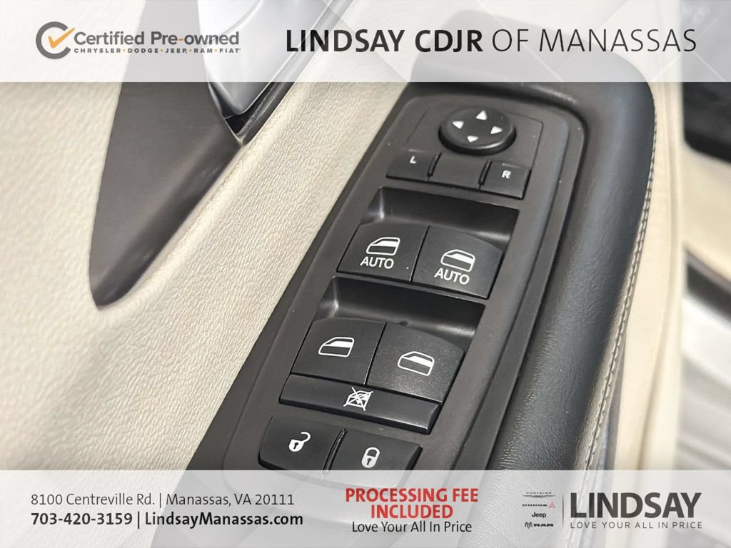 Used 2024 Chrysler Pacifica Touring-L FWD image 29