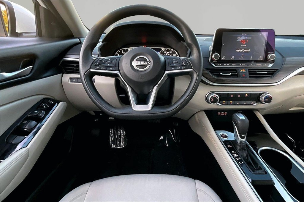 Used 2023 Nissan Altima 2.5 SV FWD image 10