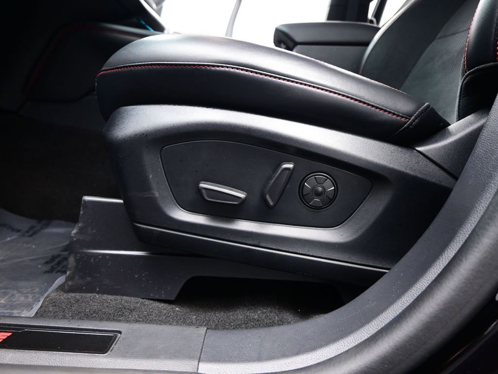 Used 2025 Ford Explorer ST image 11