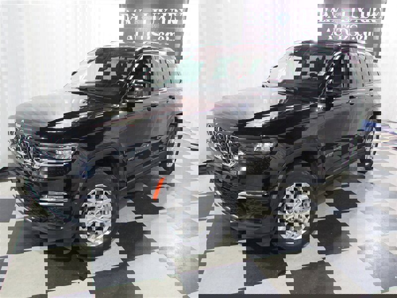 Used 2023 Jeep Grand Cherokee Limited image 8