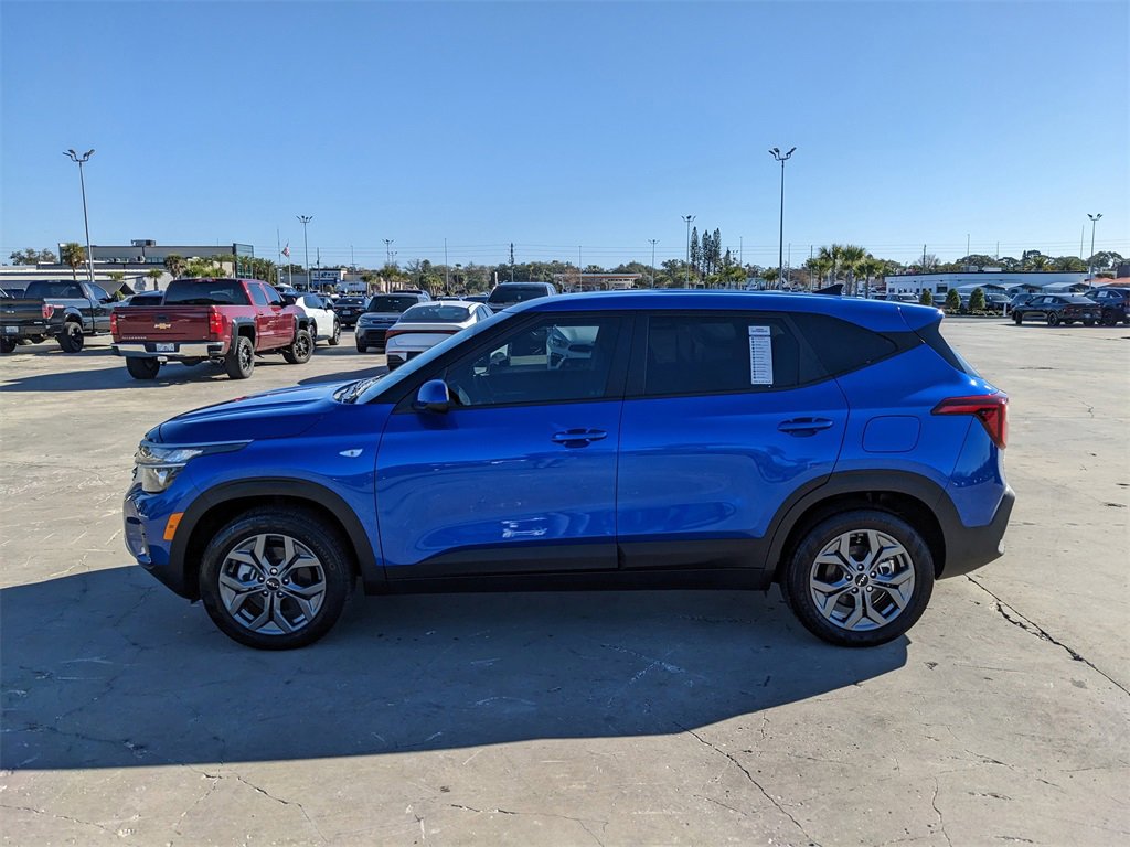 Certified 2024 Kia Seltos LX image 6