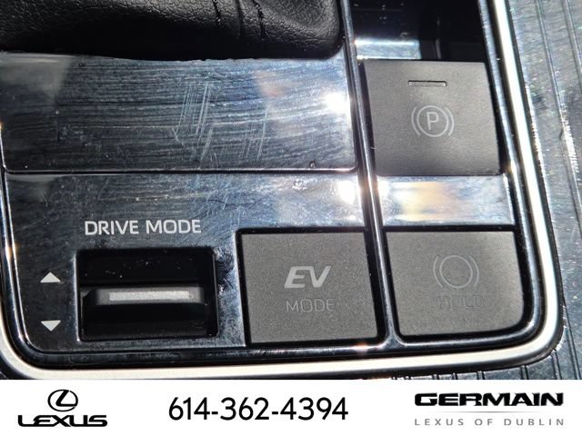 Used 2025 Toyota Sienna XSE w/ XSE Plus Package AWD/4WD image 19