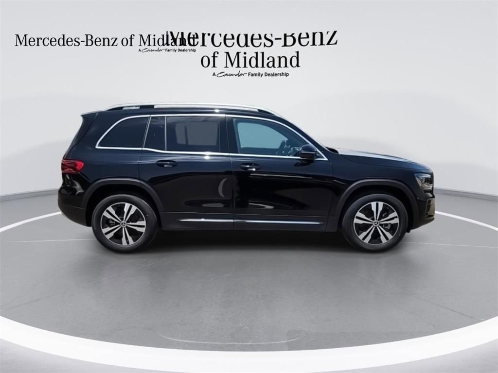 New 2025 Mercedes-Benz GLB 250 image 9