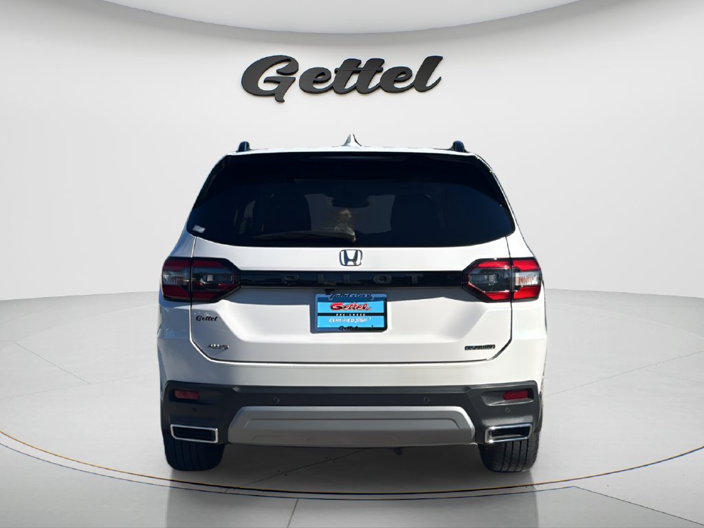 Used 2024 Honda Pilot Touring image 6