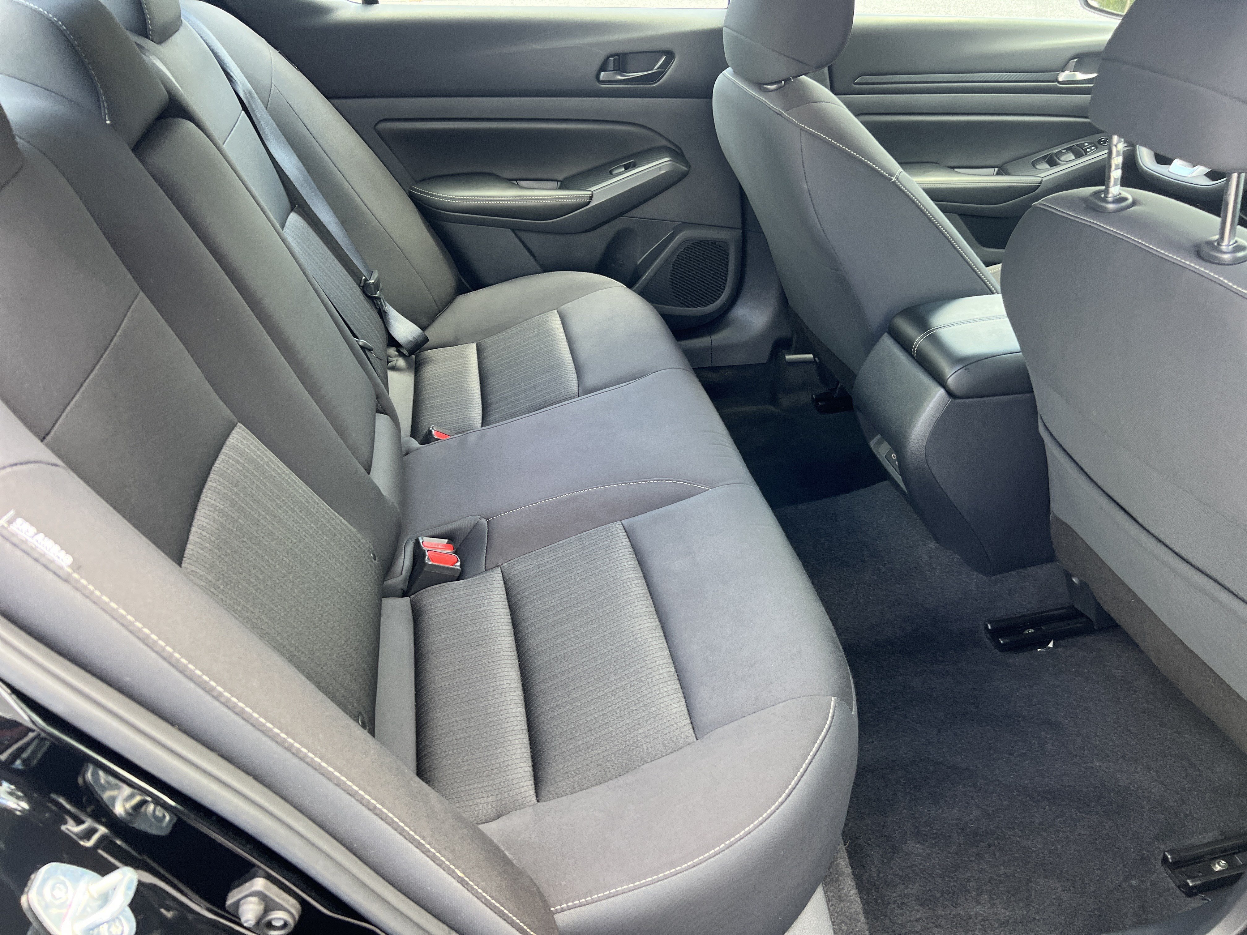 Used 2025 Nissan Altima 2.5 SV FWD image 19
