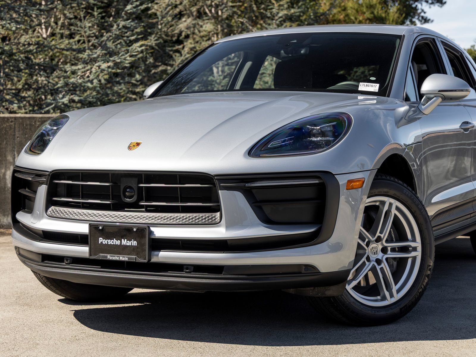 Certified 2026 Porsche Macan AWD/4WD image 7
