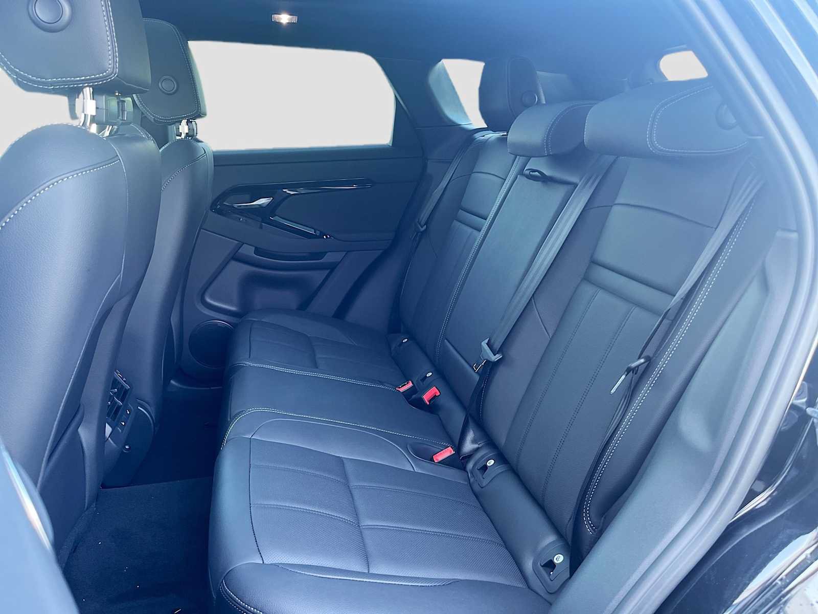 New 2026 Land Rover Range Rover Evoque Hoxton AWD/4WD image 17