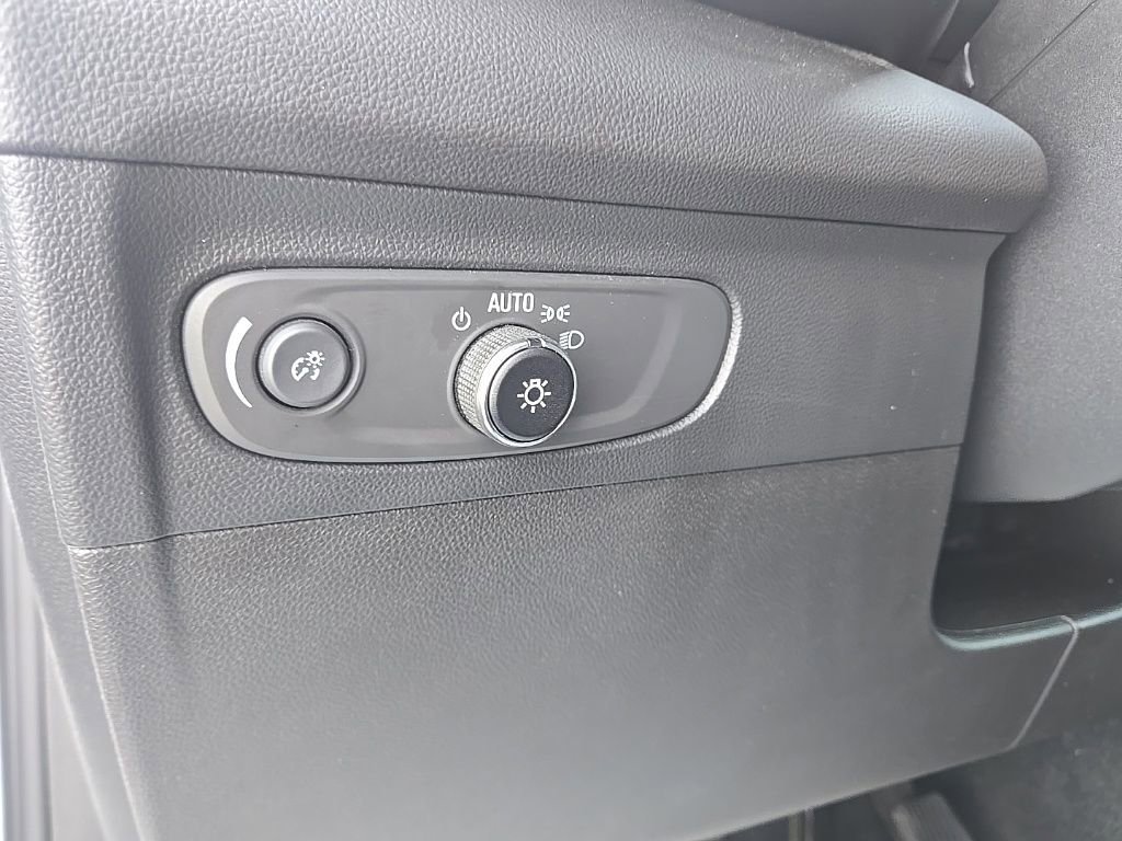 Used 2023 Buick Envision Preferred image 26