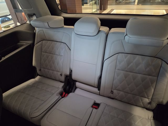 New 2027 Lincoln Navigator Black Label w/ Black Label Special Edition AWD/4WD image 16