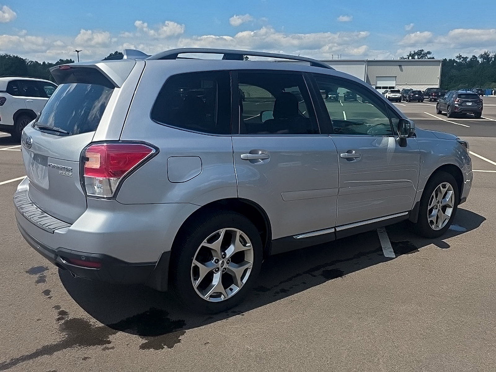 Used 2017 Subaru Forester 2.5i Touring AWD/4WD image 4