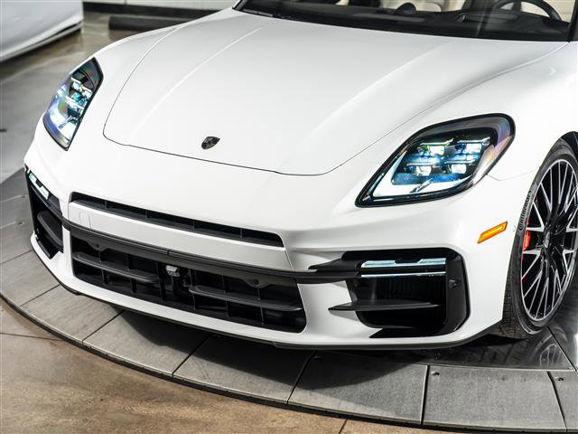 New 2026 Porsche Panamera Turbo image 11