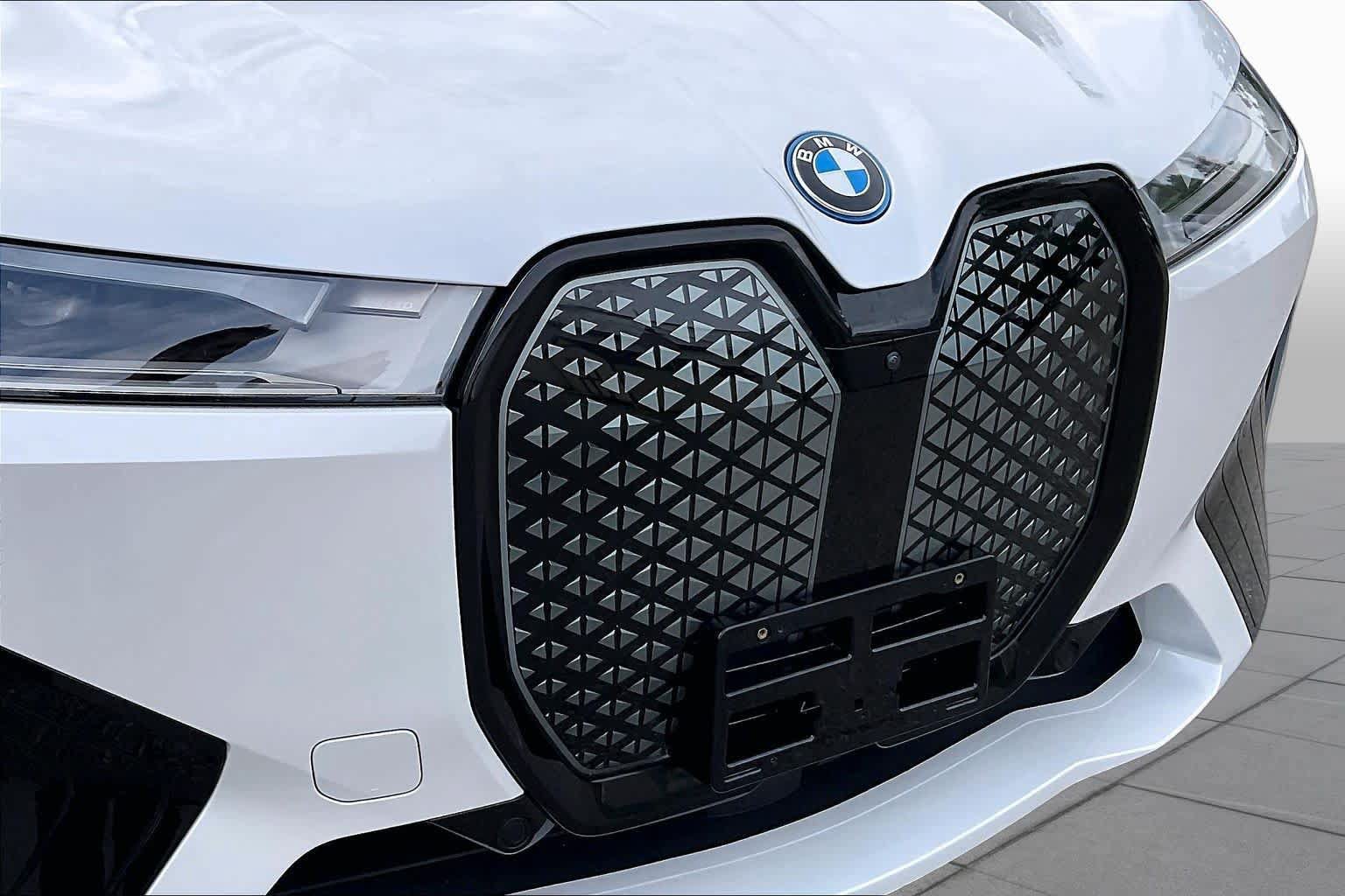 Used 2024 BMW iX xDrive50 w/ Premium Package AWD/4WD image 29