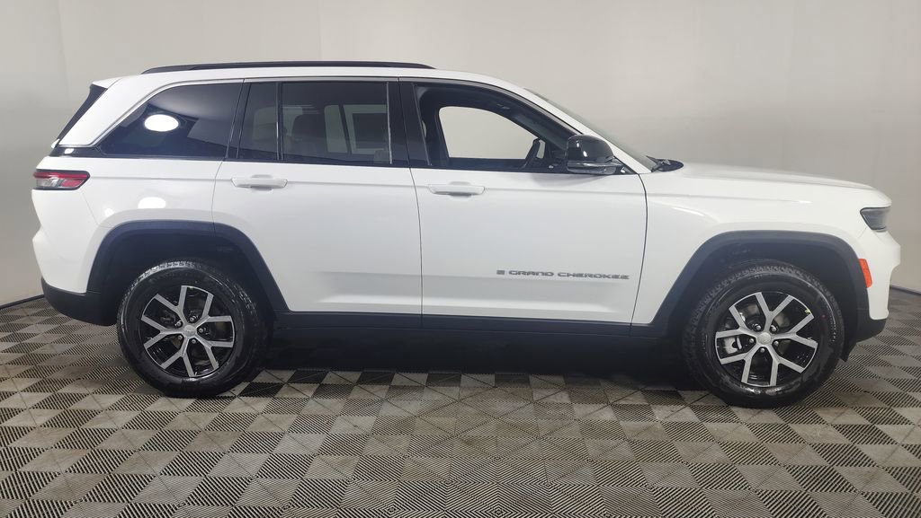 New 2025 Jeep Grand Cherokee Limited image 8