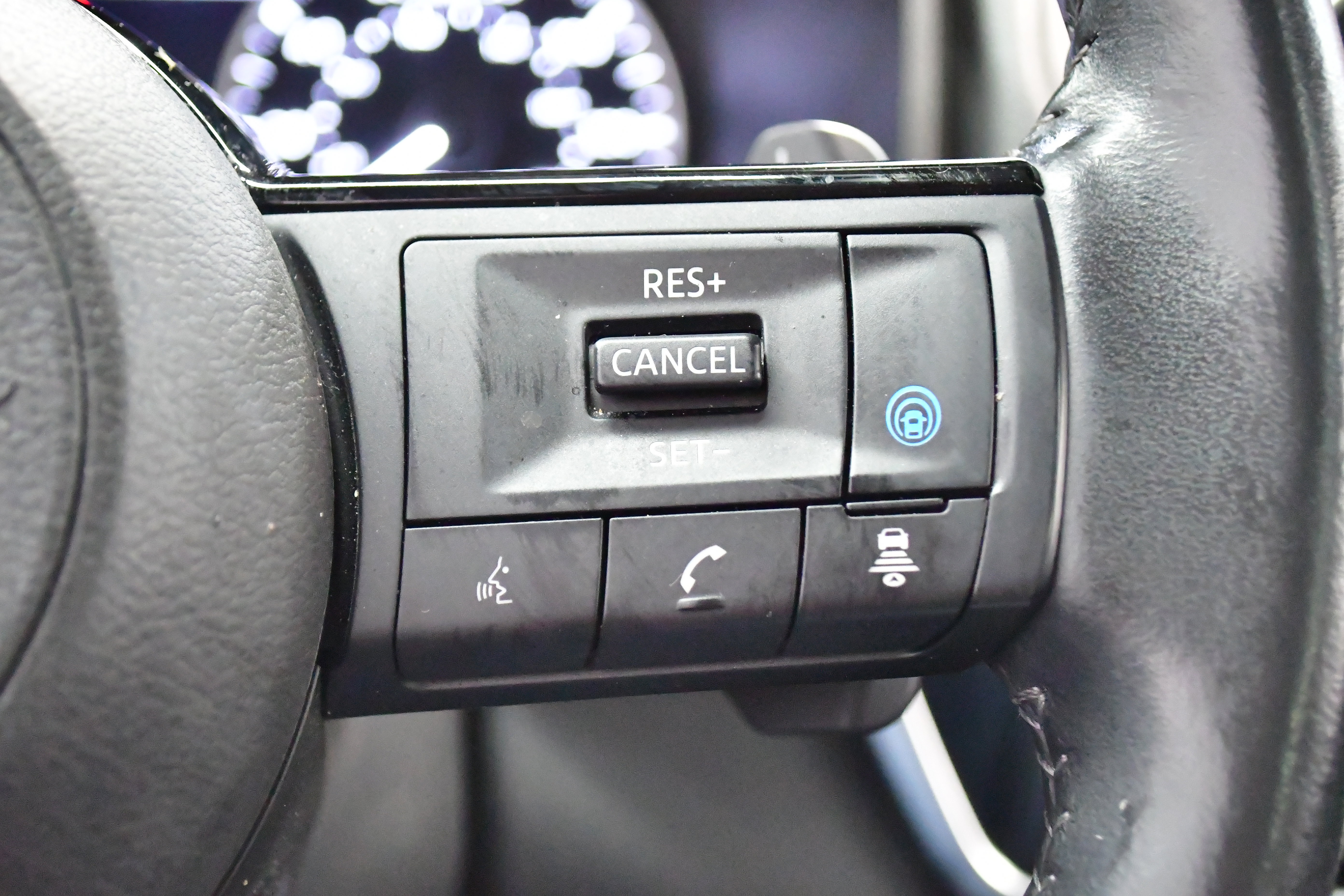 Used 2023 Nissan Rogue SL image 36