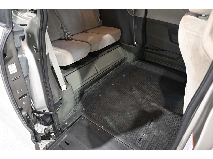 Used 2015 Toyota Sienna LE FWD image 18
