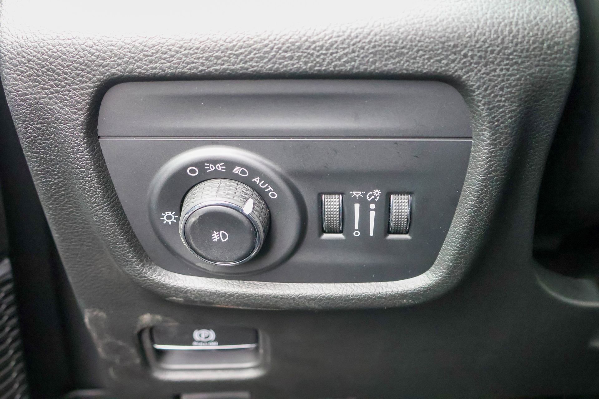 New 2026 Jeep Grand Cherokee L Limited w/ Limited Altitude Package image 31