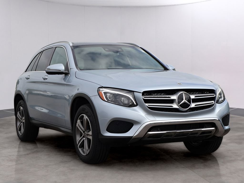 Used 2018 Mercedes-Benz GLC 300 4MATIC image 3