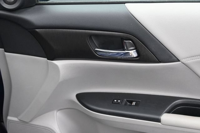 Used 2015 Honda Accord EX-L image 32