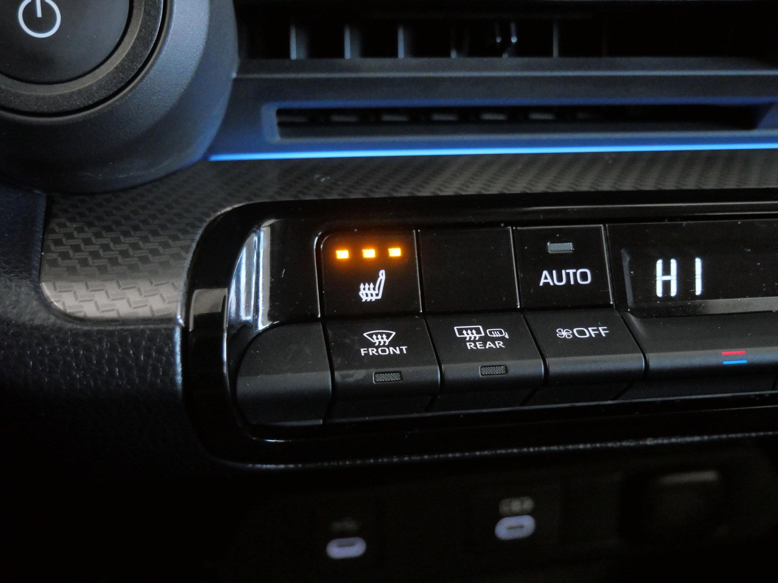 Used 2024 Toyota Prius XLE image 30