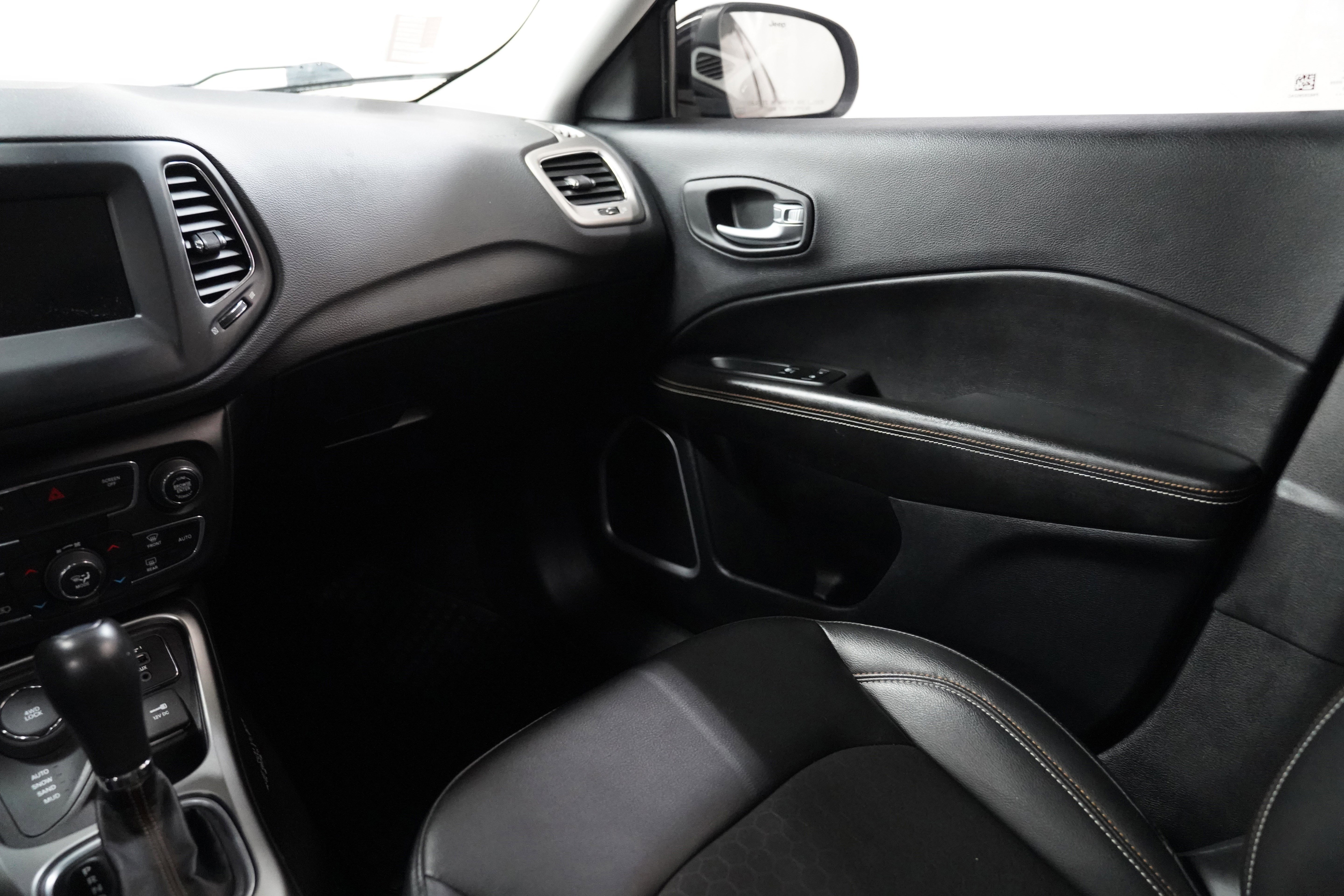 Used 2020 Jeep Compass Latitude w/ Cold Weather Group image 13