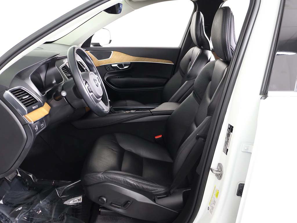 Used 2022 Volvo XC90 T6 Momentum w/ Climate Package AWD/4WD image 37