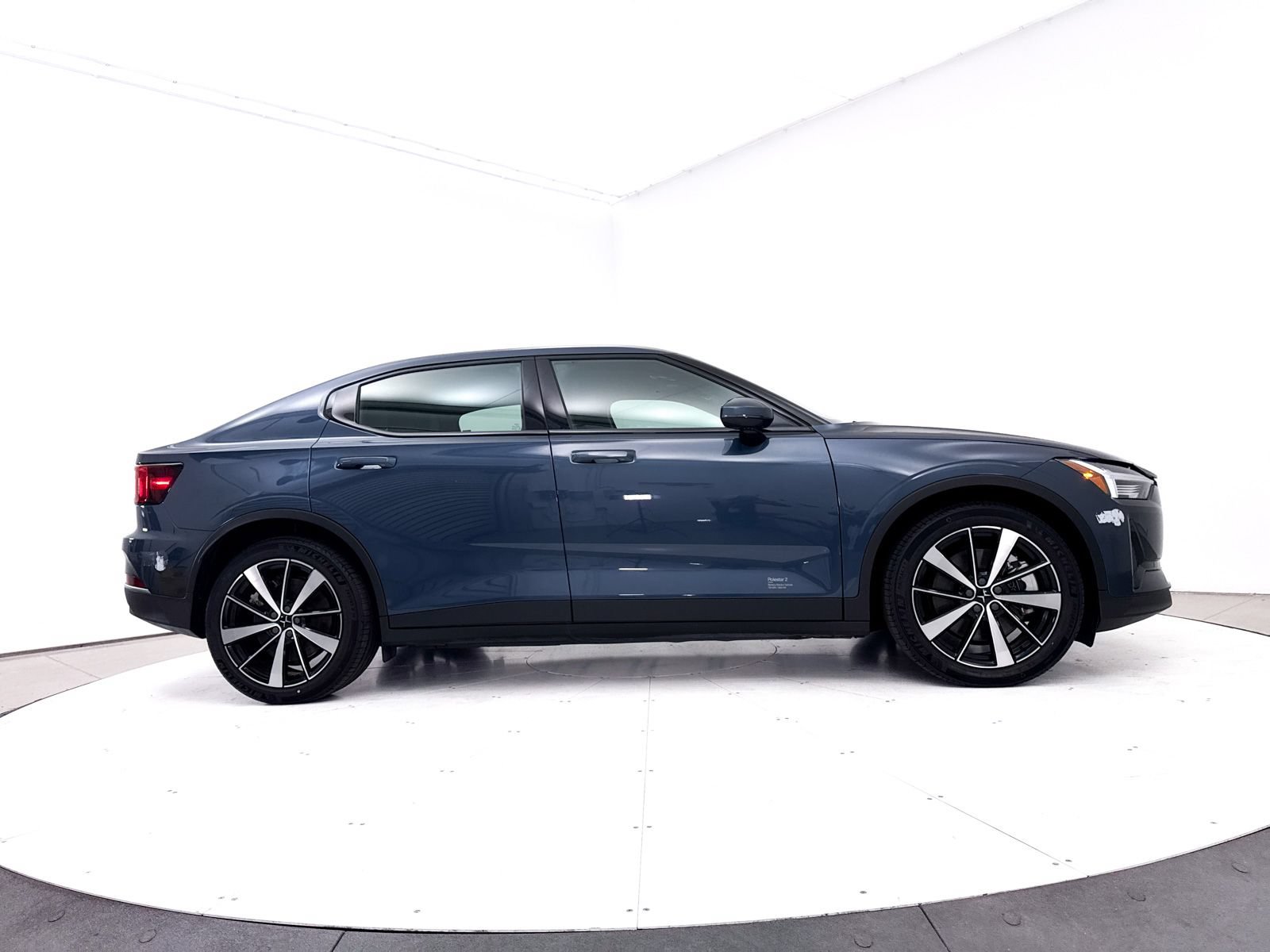 Used 2022 Polestar Polestar 2 AWD/4WD image 36