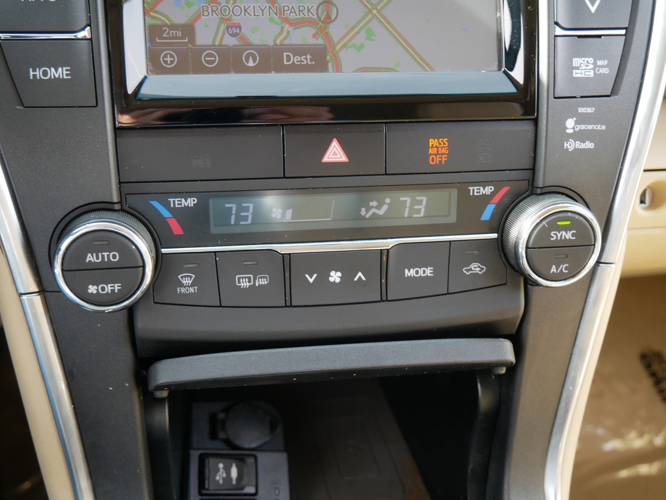 Used 2015 Toyota Camry XLE w/ Moonroof Package image 23