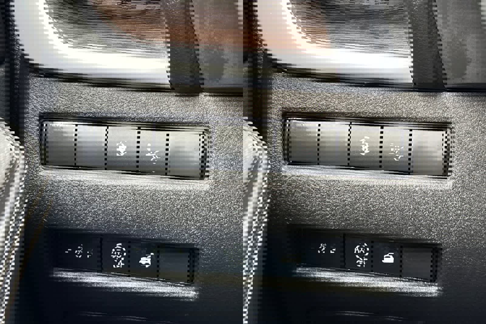 Certified 2025 Nissan Rogue Platinum w/ Platinum Premium Package image 34