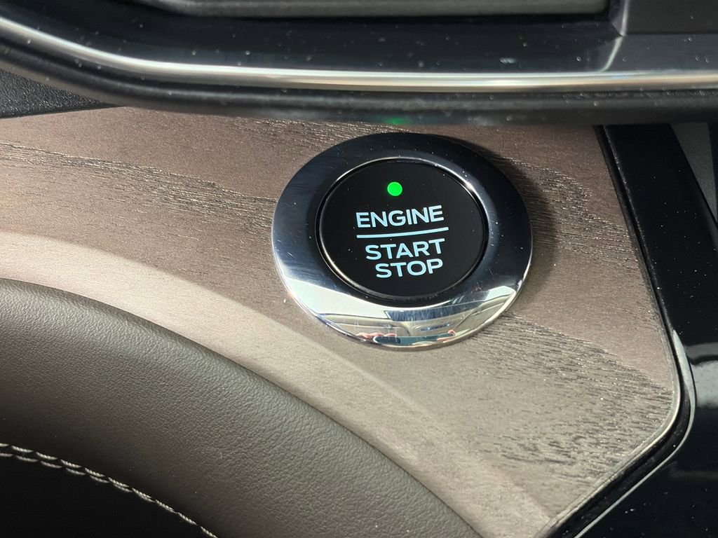 Certified 2021 Ford Explorer Platinum w/ Equipment Group 601A image 23