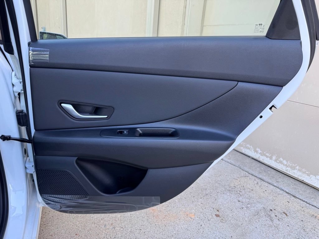 New 2026 Hyundai Elantra Limited FWD image 21
