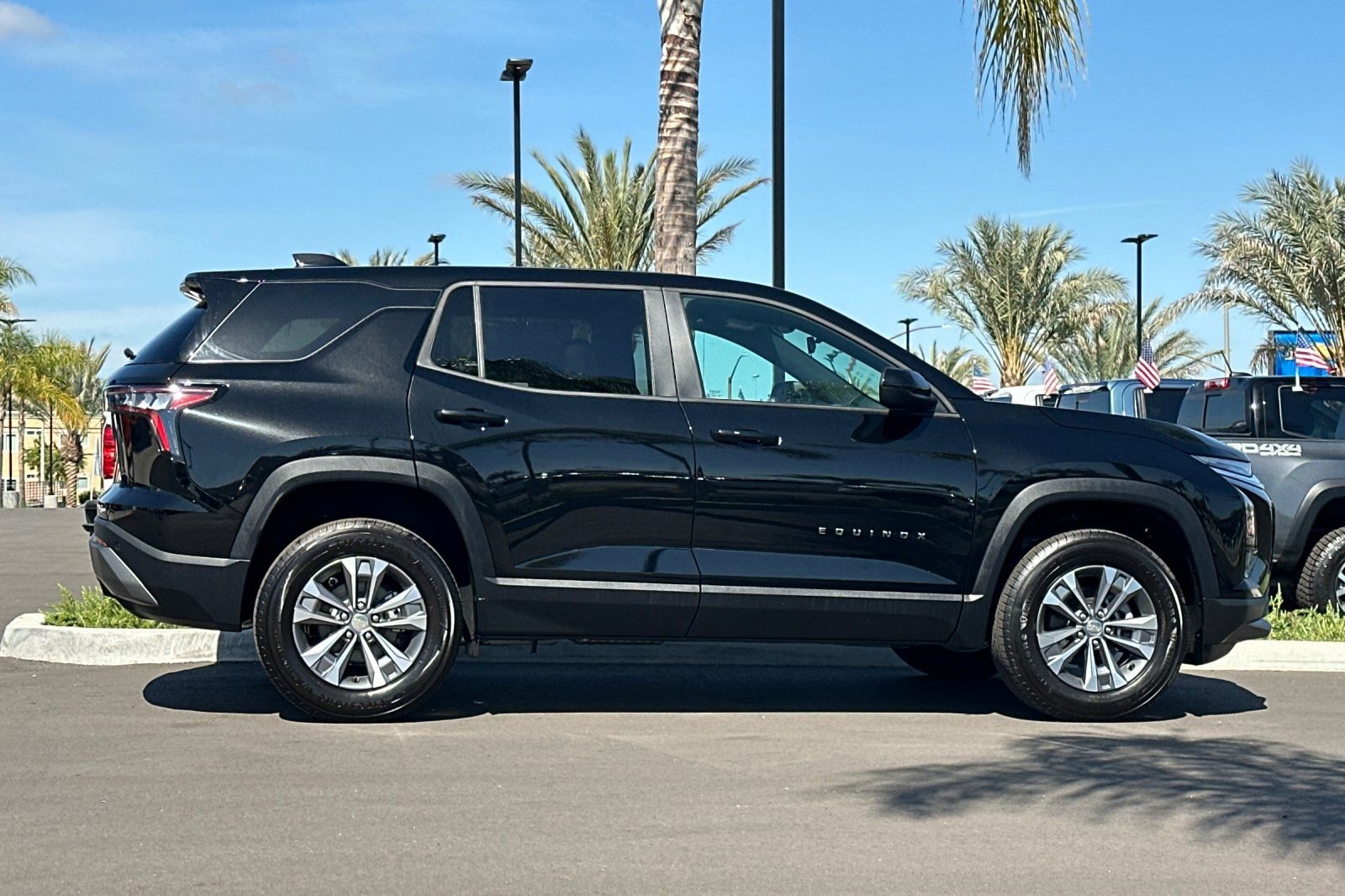 New 2026 Chevrolet Equinox LT w/ Convenience Package II FWD image 3