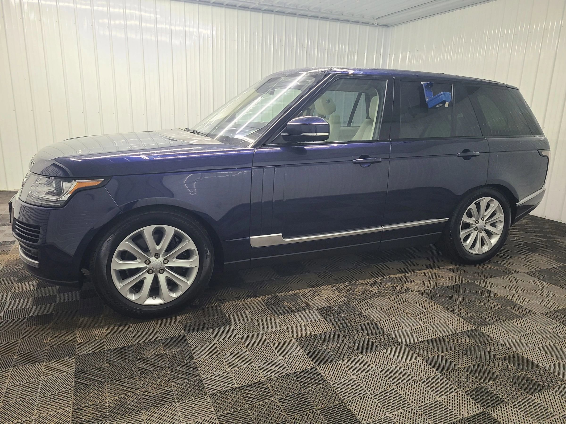 Used 2016 Land Rover Range Rover HSE image 8