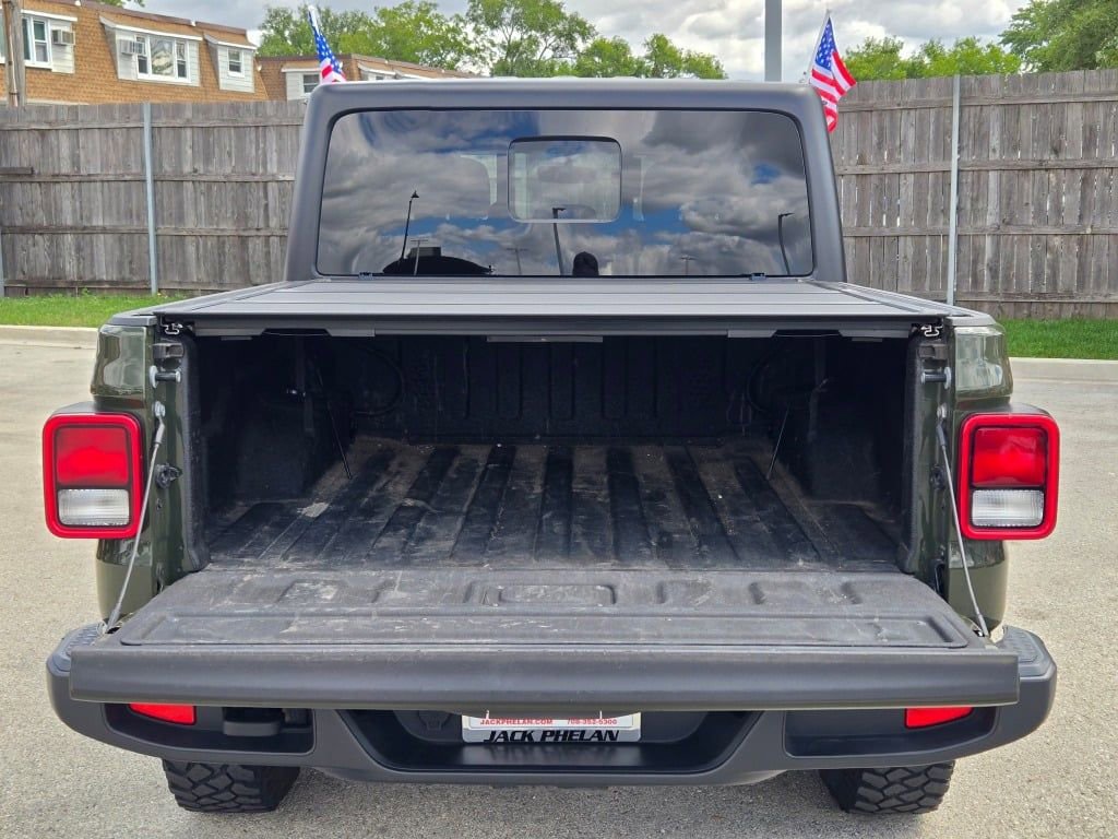 Used 2021 Jeep Gladiator Willys image 11