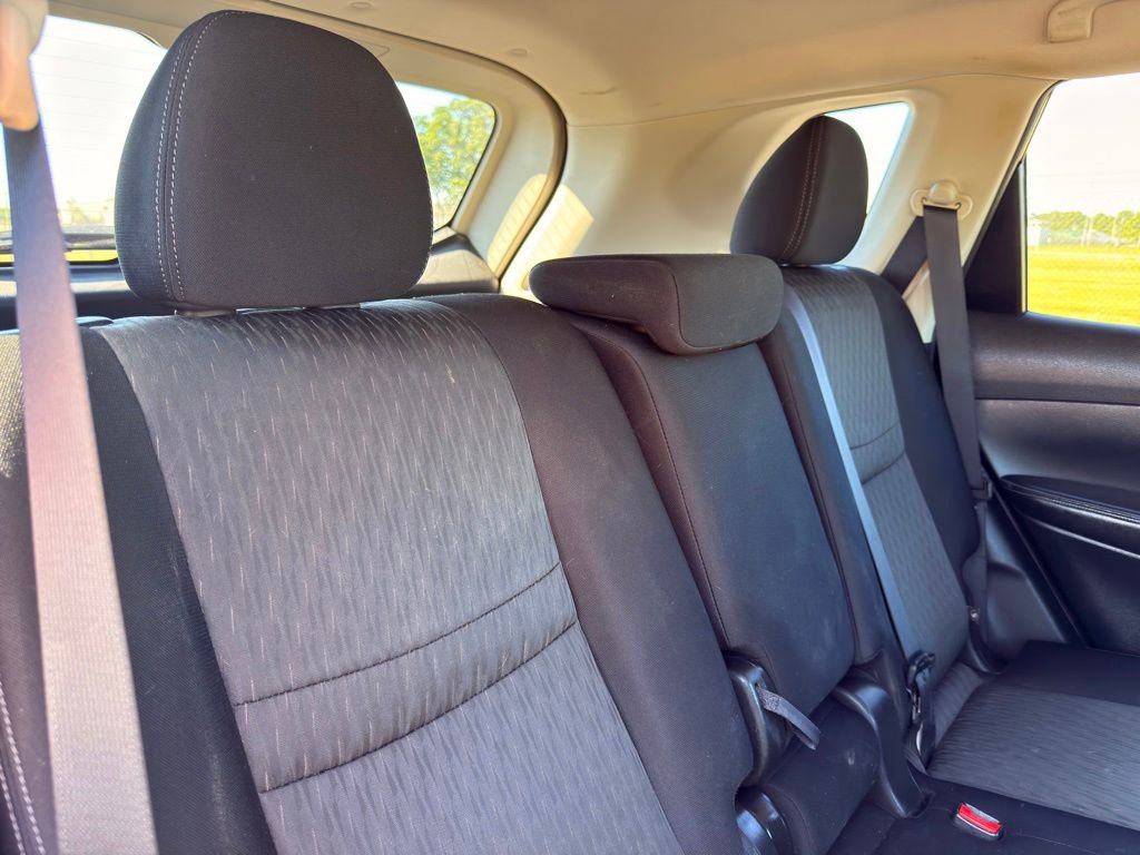 Used 2017 Nissan Rogue SV AWD/4WD image 32