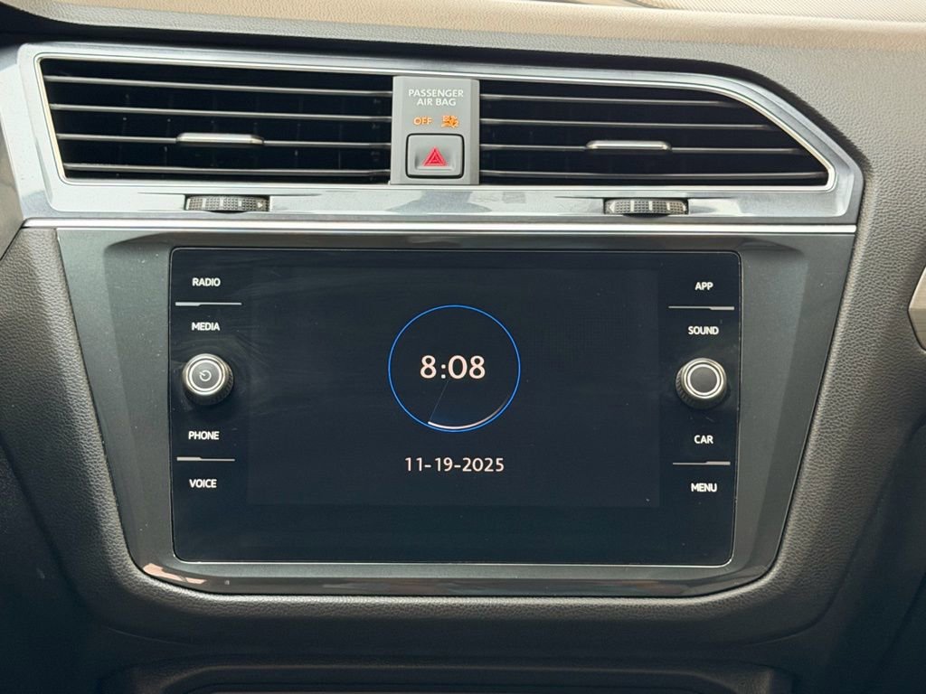 Used 2020 Volkswagen Tiguan SE image 14