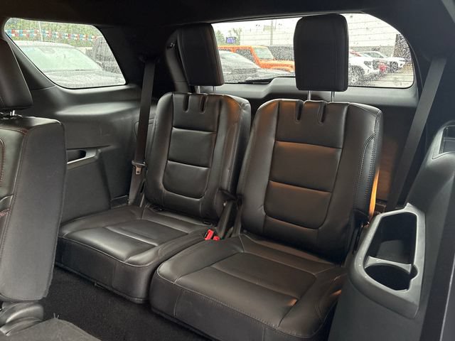 Used 2018 Ford Explorer XLT w/ Equipment Group 202A AWD/4WD image 22