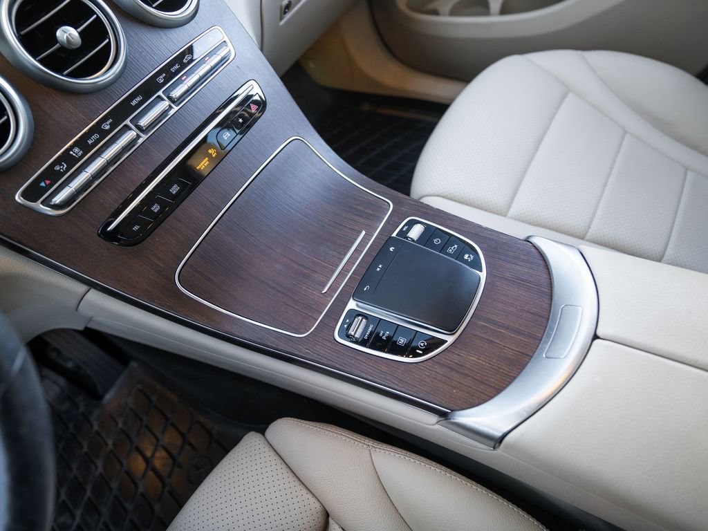 Used 2021 Mercedes-Benz GLC 300 4MATIC w/ Premium Package image 25