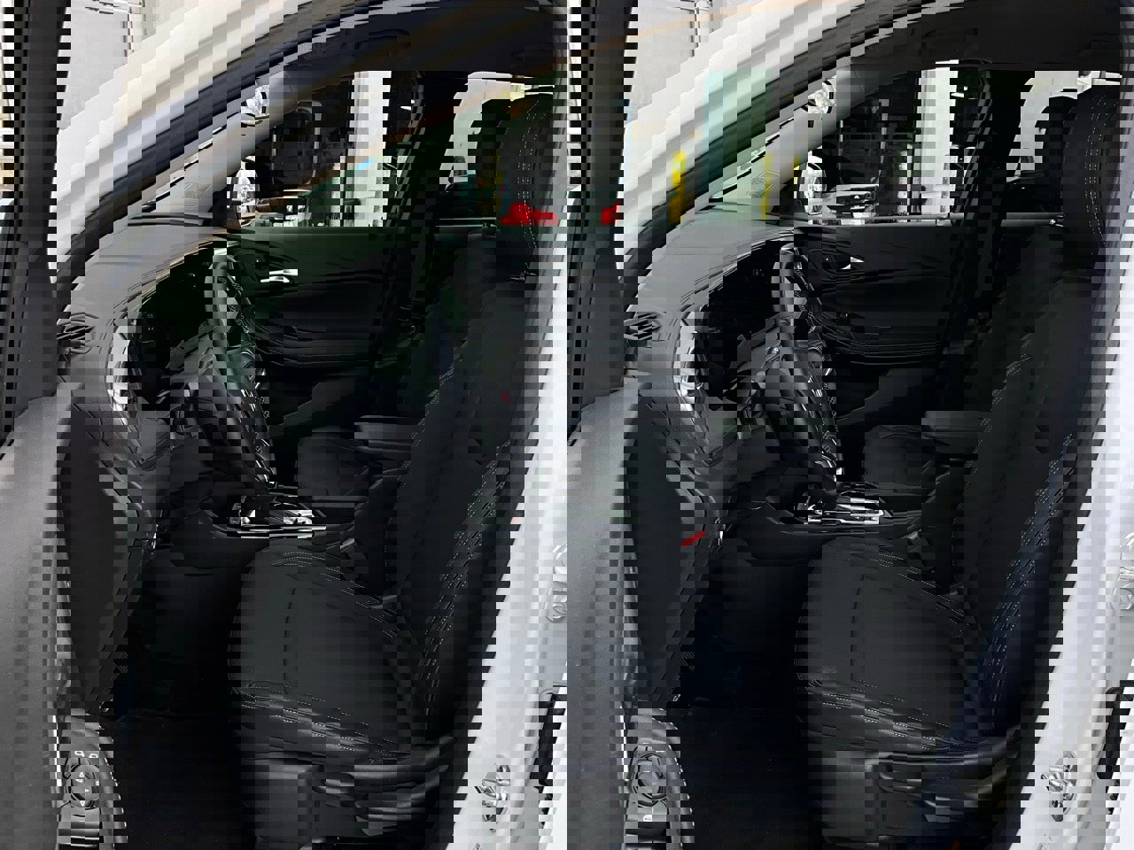 Used 2025 Buick Encore GX Preferred image 10