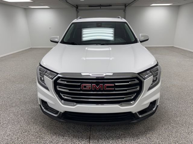 Used 2024 GMC Terrain SLT image 2