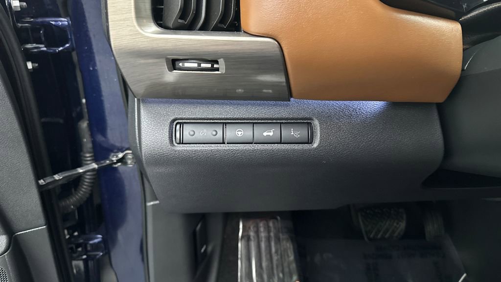 Certified 2023 Nissan Pathfinder Platinum image 23