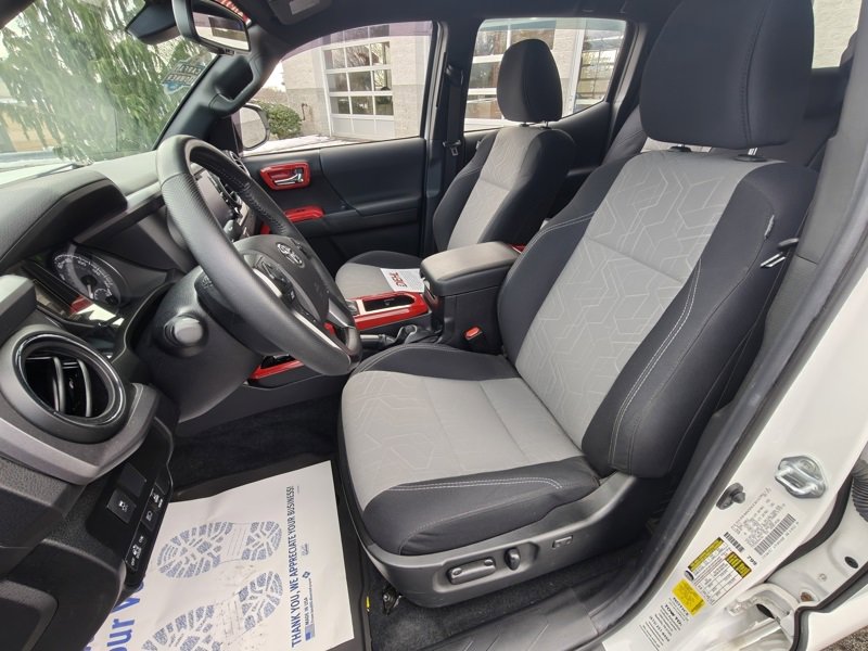 Used 2021 Toyota Tacoma TRD Off-Road image 11