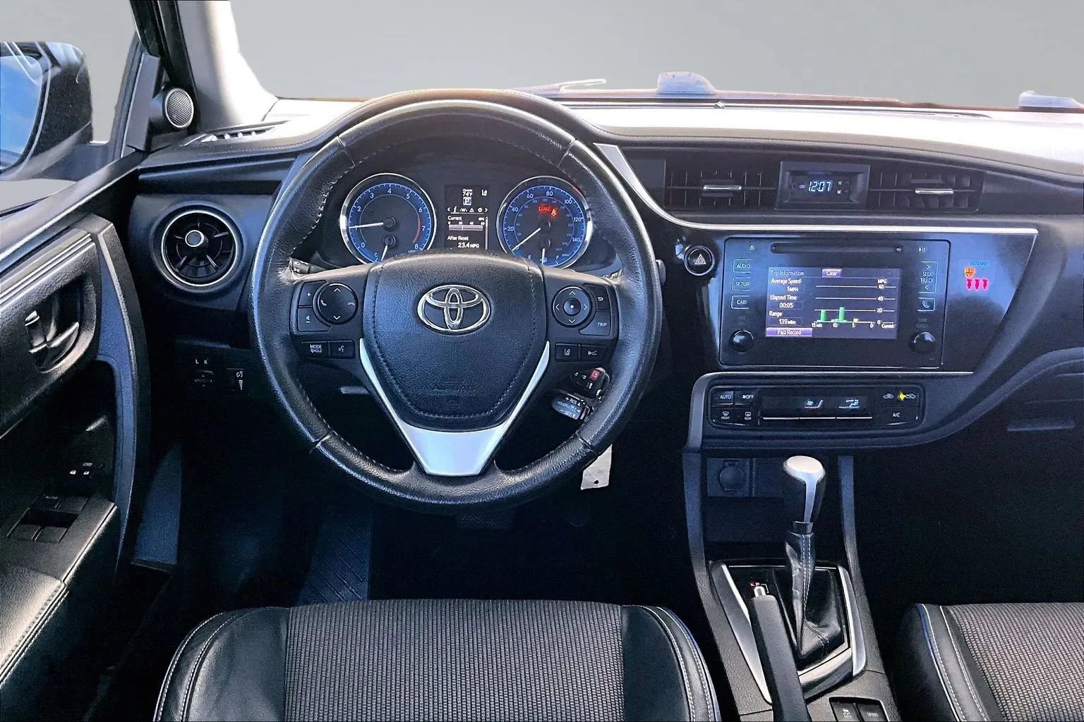 Used 2019 Toyota Corolla SE image 8