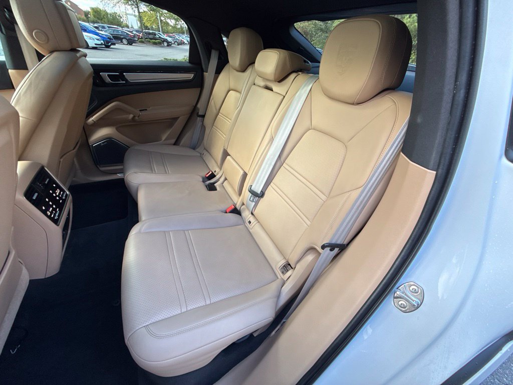 Used 2022 Porsche Cayenne Platinum Edition w/ Premium Package Plus AWD/4WD image 23